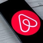 Airbnb – ברוכה הבאה לשוק ההון, שטיח אדום ו-111% זינוק ביום המסחר הראשון