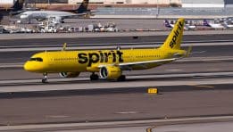 אם ספיריט איירליינס (Spirit Airlines) אכן תכריז על פשיטת רגל, ג’ט בלו (JetBlue Airways) יכולה להרוויח מכך בכמה דרכים עיקריות: