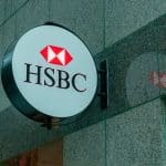HSBC: תוצאות חזקות בצל שינויים אסטרטגיים ותחזית זהירה לשנת 2025