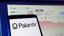 Palantir לפני דוחות – נתוני צמיחה חדים, ציפיות גבוהות והצללות פוליטיות