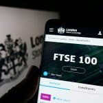 מבט לשווקים: מדד FTSE 100 רושם עלייה חדה – מה עומד מאחורי הזינוק?