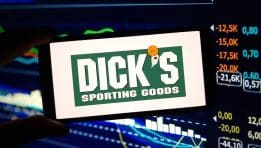 ניתוח דוח הרווח של DICK’S Sporting Goods לרבעון הראשון של 2025: צמיחה, יציבות ואסטרטגיה ארוכת טווח