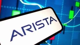 Arista Networks פרסמה תוצאות חזקות – אך המניה מגיבה בירידה של 4%