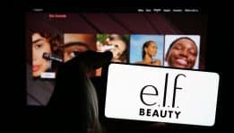 e.l.f. Cosmetics: אסטרטגיית צמיחה וחדשנות בשוק היופי המתפתח