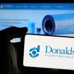 דונלדסון מדווחת על רווחי שיא מותאמים: ניתוח תוצאות הרבעון השלישי והשלכות לעתיד