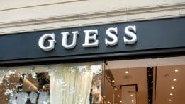 GUESS (NYSE:GES) עוקפת את תחזיות הרבעון הראשון