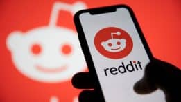 מניית Reddit מזנקת בעקבות תביעה נגד חברת הבינה המלאכותית Anthropic