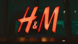 ירידה במכירות H&M ברבעון השני: הצרכנים מהססים, התחזית צנועה