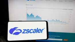 Zscaler טסה למעלה: מה מניע את העלייה של יותר מ־70% במניית הסייבר?