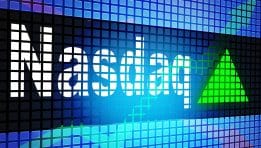 שוק המניות היום: מדדי S&P 500 ו-NASDAQ יורדים על רקע אי-ודאות סביב ריבית הפד וצעדים אפשריים של טראמפ נגד איראן