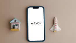 Axon Enterprise: צמיחה, חדשנות והשאלה על איכות התשואה – ניתוח ביצועים 2025