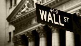 אנליסטים בוול סטריט צופים עלייה של 10% במדד S&P 500 עד סוף 2025