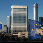 האם ענקית הטכנולוגיה תצליח לערער על כוחו של הרגולטור האירופי? תקדים עולמי בפתח?