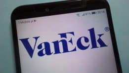 חשיפה ממוקדת לשוק השבבים: ניתוח עומק של VanEck Semiconductor ETF (SMH)