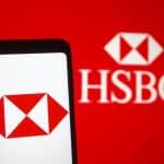 בנק HSBC מסכם רבעון שני מאתגר עם ירידה חדה ברווחים והכרזה על תוכנית רכישה חוזרת של מניות