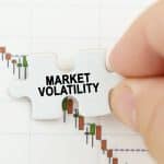 תנודתיות: הזדמנות להשיא תשואה או מלכודת למשקיעים?