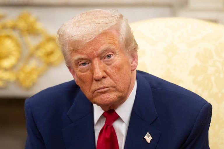 SKN | טראמפ מניע לצמצום רגולציית בינה מלאכותית ברמת המדינות — האם תקן פדרלי חדש יעצב מחדש את התעשייה?