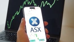 מדד ה-S&P/ASX 200 מנפץ שיא כל הזמנים עם זינוק עוצמתי ביום שישי
