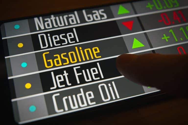 SKN | מחירי הדלק בארה”ב מזנקים מעל $4 — זעזוע האנרגיה מעמיק על רקע המשך המתיחות עם איראן