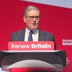 ראש הממשלה מזהיר: בריטניה ניצבת בפני בחירה בין התחדשות לשקיעה