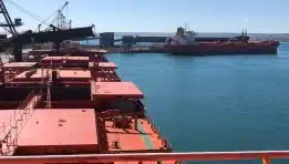 סין אוסרת על כל משלוחי עפרות הברזל של BHP בעיצומו של סכסוך מחירים