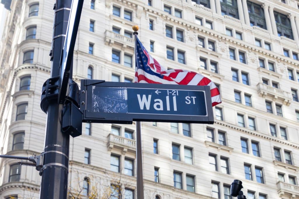 SKN | סקירת שווקי העולם ל־17 בדצמבר 2025 ותחזית ל־18 בדצמבר 2025 כאשר טכנולוגיה בארה״ב נחלשת ותל אביב בולטת לחיוב