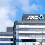ANZ ניצבת בפני אתגר מצד האיגוד בעקבות קיצוץ של 3,500 משרות על רקע קנס שיא.