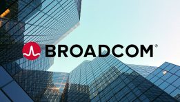 האם OpenAI היא הלקוחה המסתורית של Broadcom בשווי 10 מיליארד דולר? החברה מכחישה קשר למרות שותפות בינה מלאכותית משמעותית