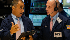 וול סטריט ננעלה בעליות כאשר מניות החברות הקטנות הובילו את המגמה; התנודתיות ירדה בחדות