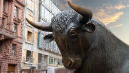 SKN | מדד ה-EURO STOXX 50 מגיע לשיא היסטורי ואז מתהפך: האם הראלי האירופי הסתיים?