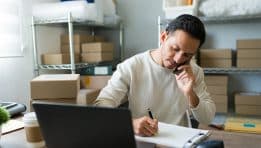 מדוע מכסים פוגעים בעסקים קטנים יותר מאשר הם מועילים לכלכלה