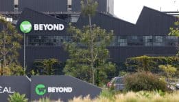 האם הזינוק של 600% במניית Beyond Meat יכול להימשך, או שמדובר בעוד אשליית מניות מם?