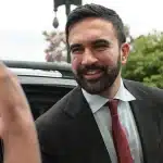 האם ניצחון של ממדאני לראשות עיריית ניו יורק עלול לטלטל את וול סטריט? מושל קונטיקט מזהיר מפני השלכות פיננסיות החורגות מעבר לניו יורק