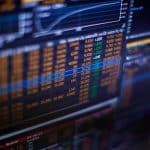 סקירת שווקים עולמית 17 באוקטובר 2025: מדד ה-VIX צונח ב-18% בעוד ארה”ב עולה; האם וול סטריט יכולה להתעלם מהחולשה הגלובלית?