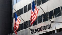 צרפת, BlackRock ו־Ark Invest מנערות את שוק הקריפטו: מהלך גלובלי שמאותת שינוי תפיסתי
