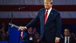 טראמפ מכריז על הסכם סחר דרמטי עם סין – הפחתת מכסים, מתכות נדירות וחידוש היצוא החקלאי