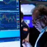 SKN | מדד ה-VIX יורד מתחת ל-24 כאשר סנטימנט השוק הגלובלי מתייצב לאחר ירידה שבועית של 13%