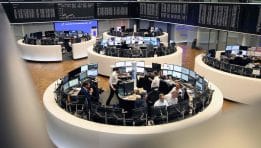 SKN | שווקי אירופה נפתחים במגמה מעורבת בעוד מדד MSCI Europe מתקדם ומדדי מפתח נותרים ללא שינוי