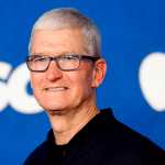 SKN | אפל מזרזת את תכנון הירושה למנכ״ל עם התקדמות כהונת טים קוק, לפי דיווח ה-FT