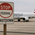 SKN | משבר השבתת הממשל בארה”ב מחריף: קיצוצי טיסות נכנסים לתוקף וההשפעה הכלכלית מתפשטת