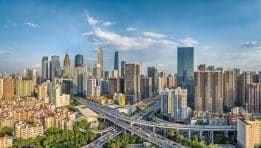 SKN | שווקי אסיה נפתחים ביציבות ביום שישי בעוד המשקיעים שוקלים תנודות מטבע ואותות צמיחה אזוריים