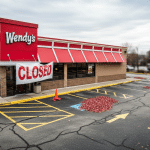 SKN | האם סגירת מאות סניפים תציל את וונדי’ס מהאטה במכירות?