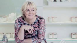 SKN | איך אישה אחת הפכה ממפרנסת משפחתית בגיל 11 למובילה עולמית בענף הבישום