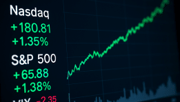 SKN | שווקי המניות בארה”ב צומחים כאשר נאסד”ק ו-S&P 500 עולים, ו-VIX צונח