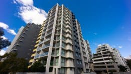 SKN | תעודת הסל של הנדל”ן צונחת: האם אותות ניציים מהפד הם הנורמלי החדש?