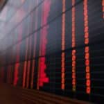 SKN | סקירת שוק עולמית | קריסת הטכנולוגיה וחששות הריבית הציתו גל מכירות עולמי: האם השוק השורי הסתיים?