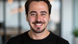 הטעות הכי יקרה שאתם עושים עם הכסף שלכם (ואיך לתקן אותה)