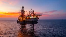 SKN – האם רוכשי הנפט הרוסי יעמדו בעיצומים החדשים?