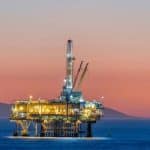 SKN | האם מחירי הנפט יתמוטטו ב־2026 כשוול סטריט מזהירה מפני ‘עודף היצע מעניש’?