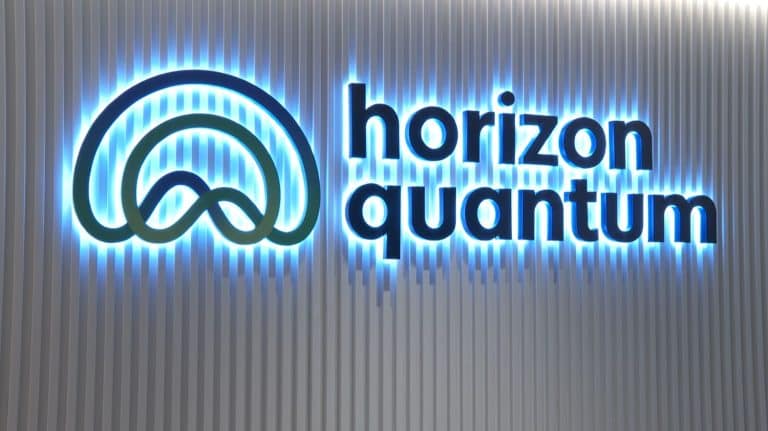 SKN | חברת Horizon Quantum משיקה את המחשב הקוונטי המסחרי הראשון בסינגפור — לקראת רישום בנאסד״ק
